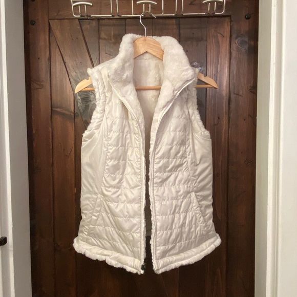 Reversible ivory faux fur vest - Picture 2 of 5